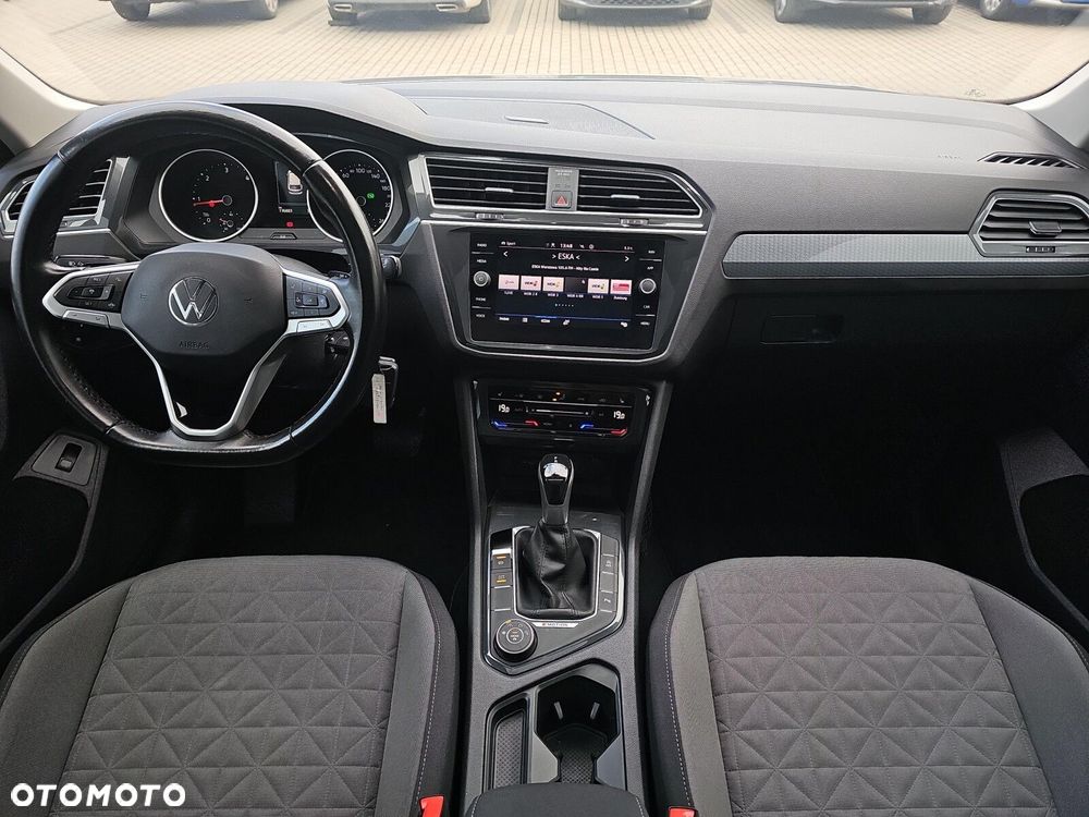 Volkswagen Tiguan - 10