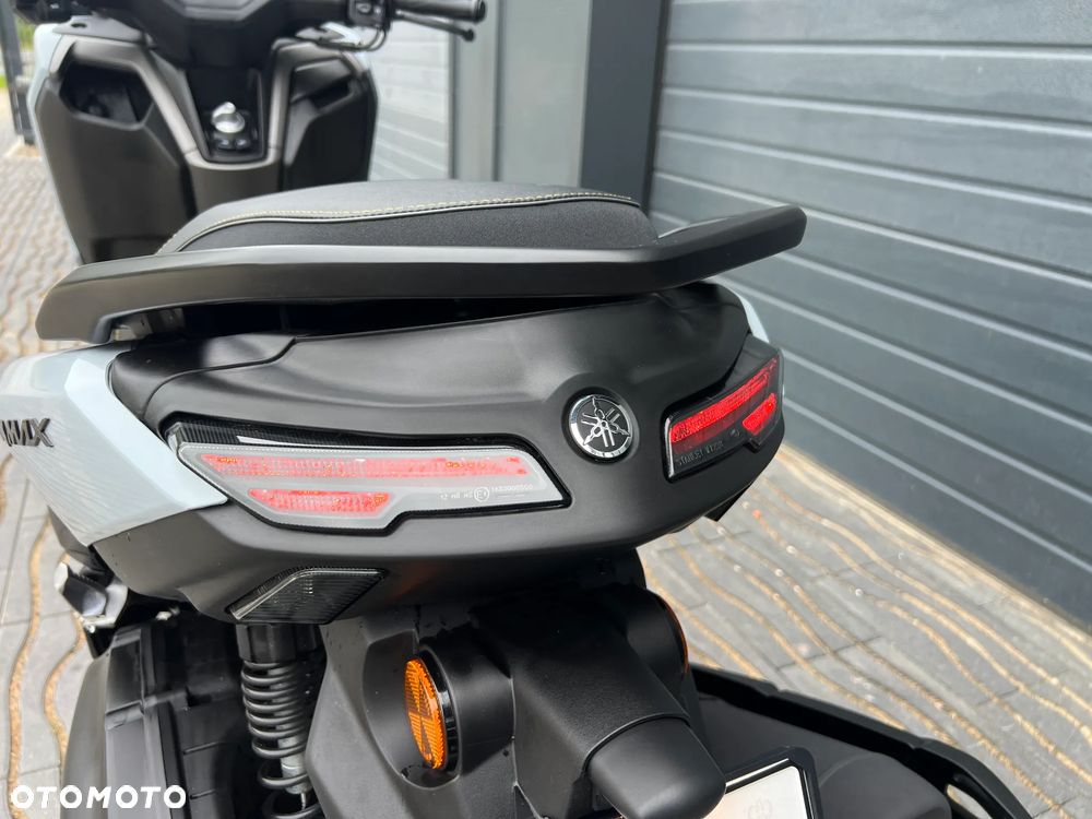 Yamaha NMAX - 18