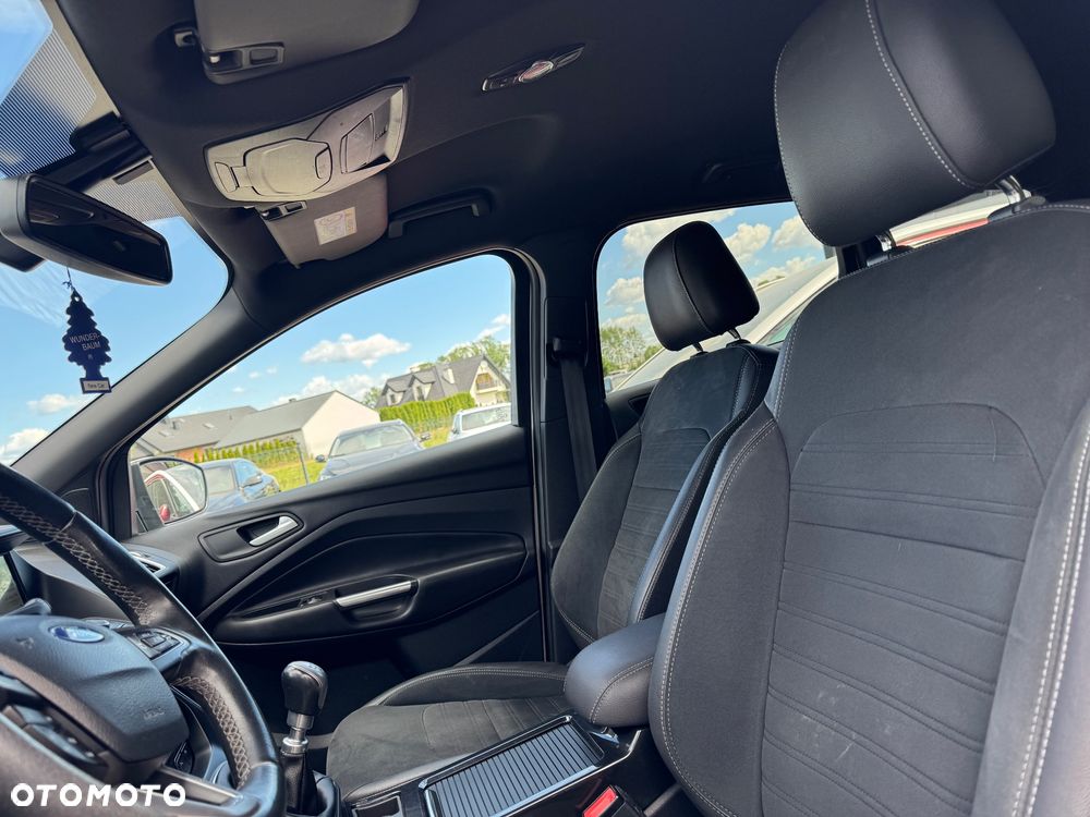 Ford Kuga 2.0 TDCi 2x4 ST-Line - 11