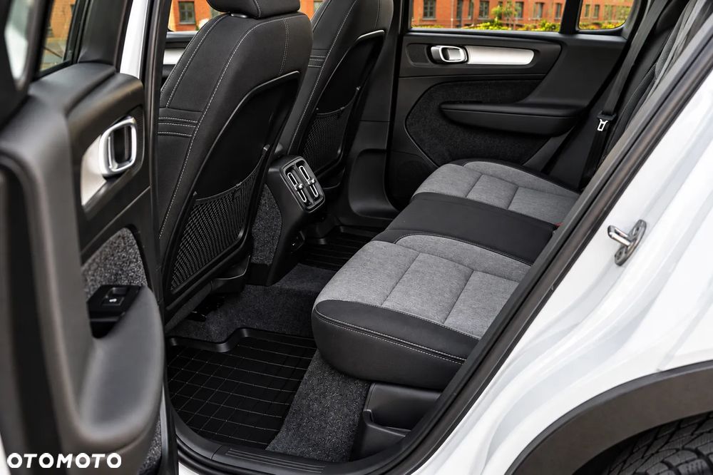 Volvo XC 40 T3 Momentum Pro - 30