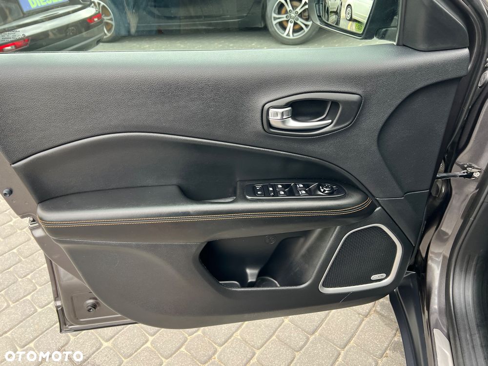Jeep Compass 1.4 TMair Longitude FWD S&S - 20
