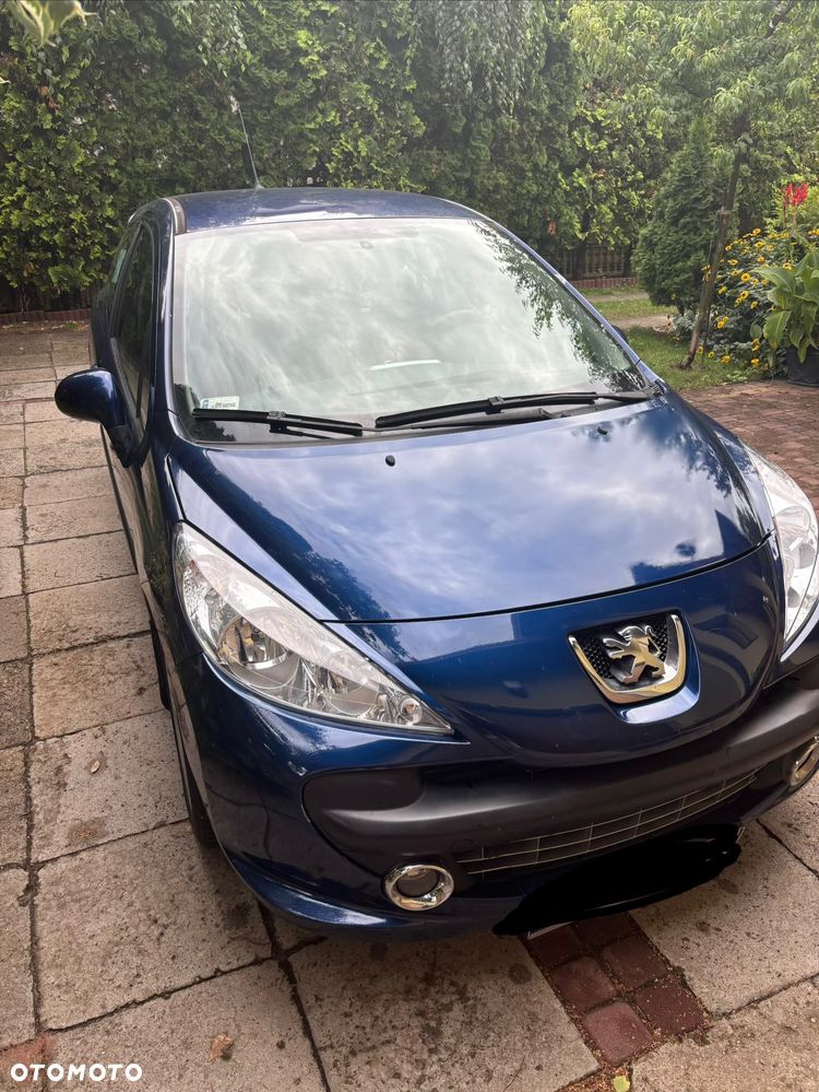 Peugeot 207 - 1