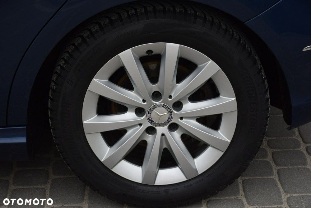 Mercedes-Benz Klasa B 180 Edition - 15