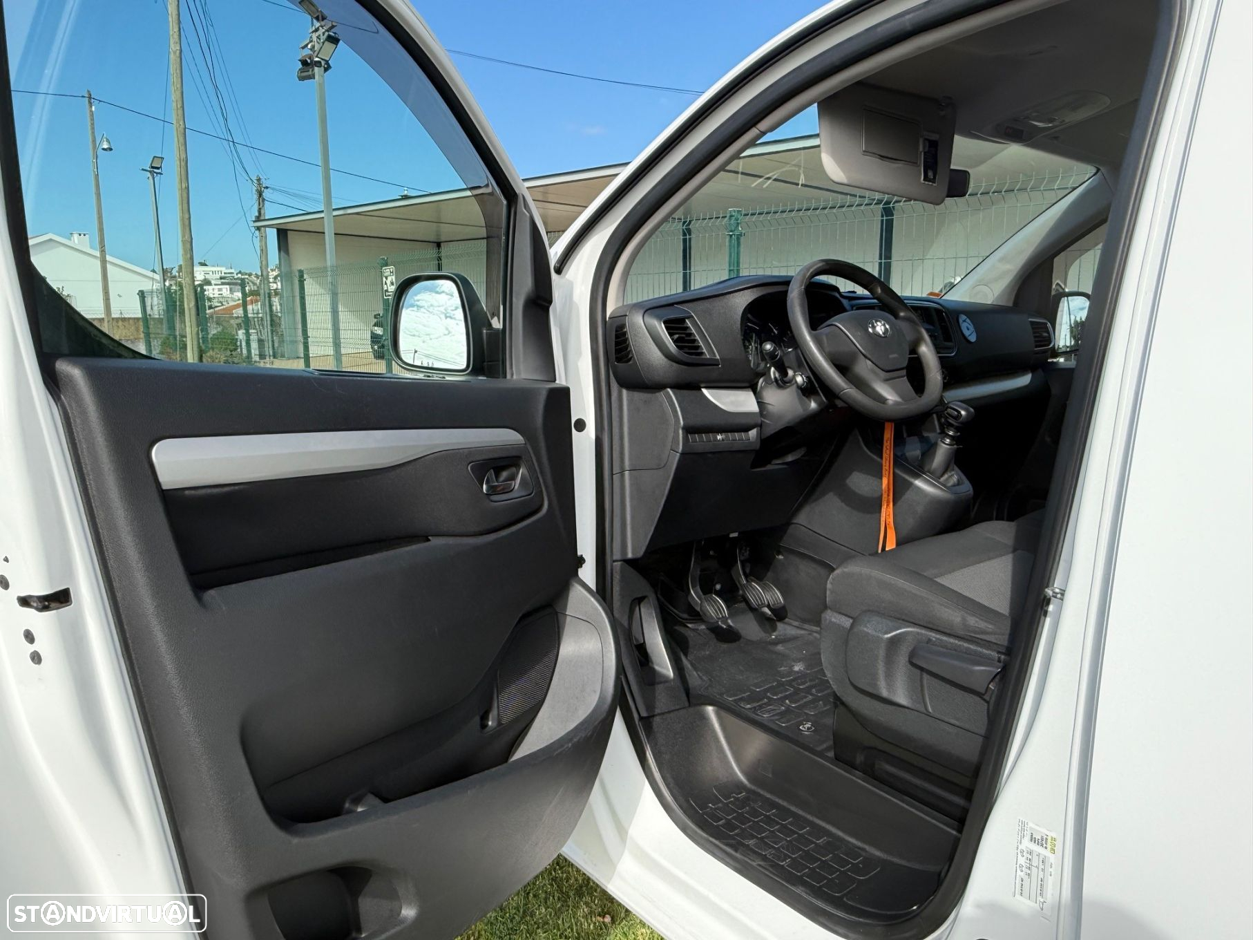 Toyota Proace Verso 1.6 D-4D L2 1.2T Comfort 9L TC+TAC - 27