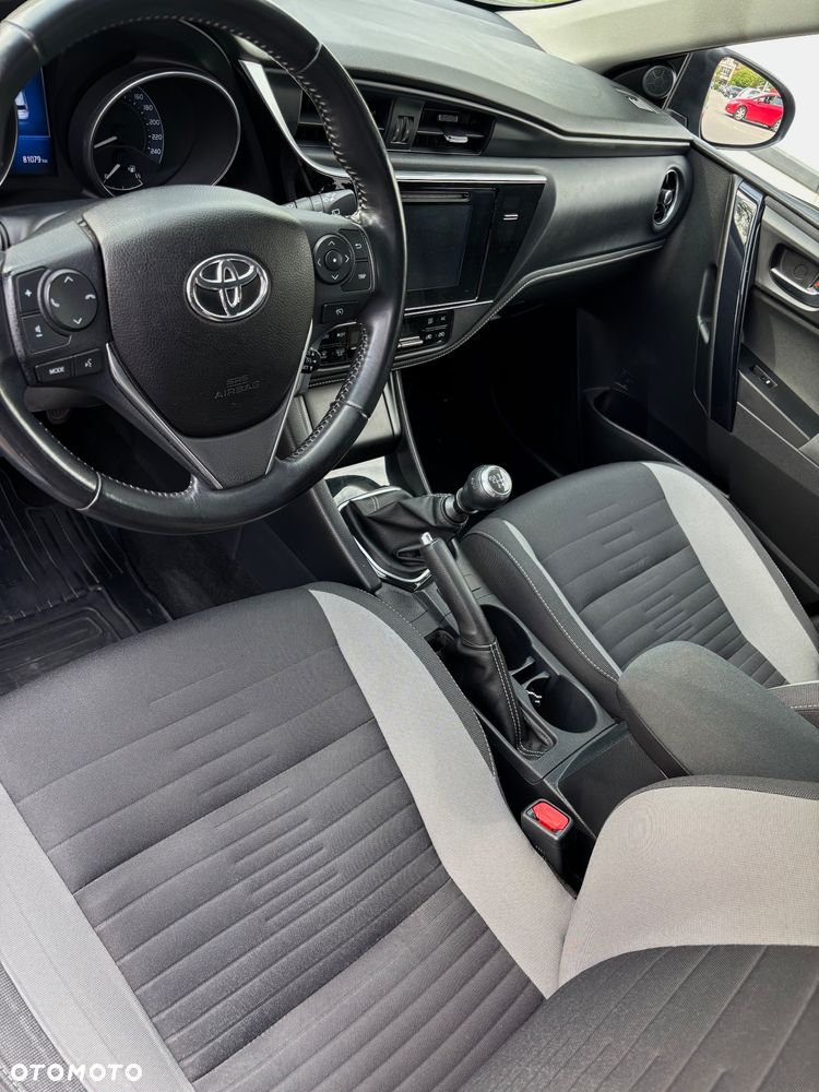 Toyota Auris 1.6 Premium + - 15