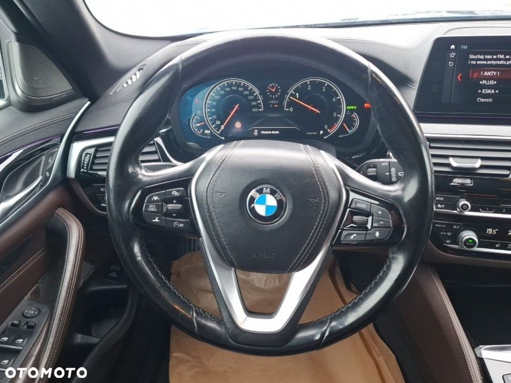 BMW Seria 5 530d Luxury Line - 9