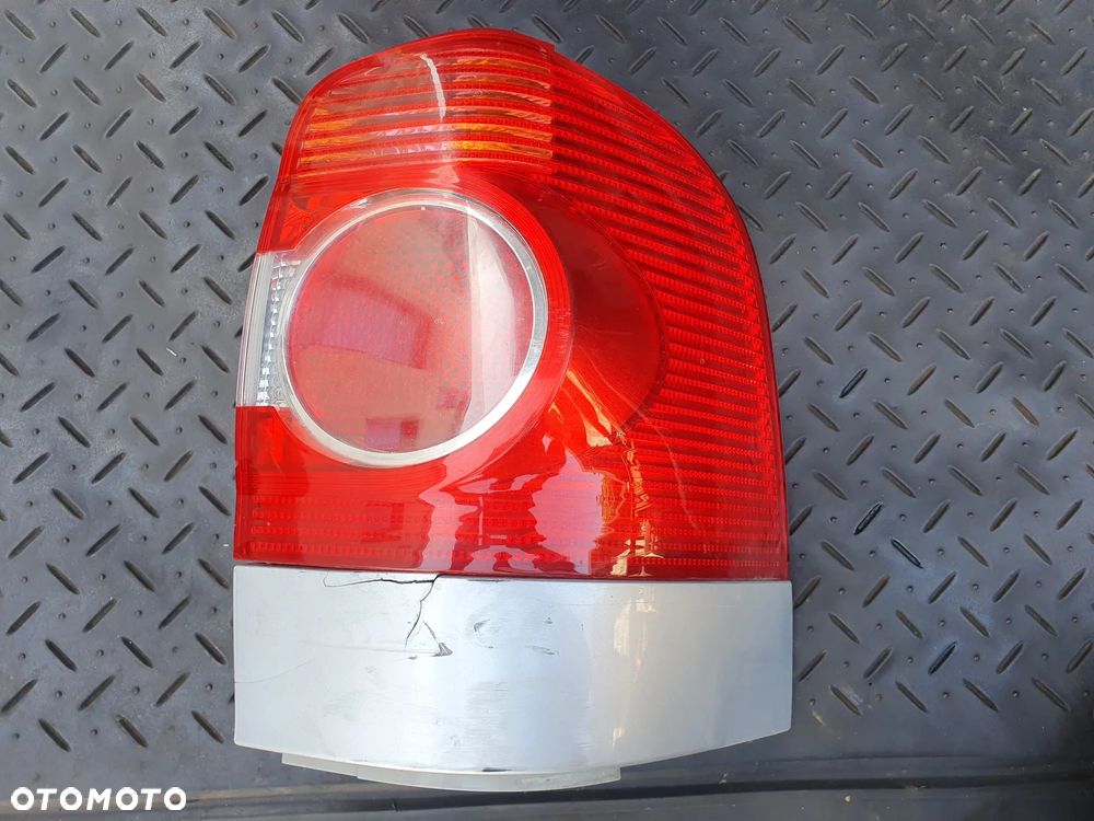 VW SHARAN LIFT 00-09 LAMPA PRAWA TYŁ EUROPA + WTYCZKA INSTALACJA - 1