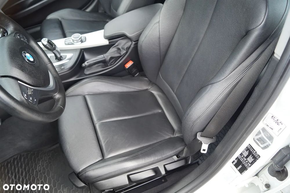 BMW Seria 3 318d Edition M Sport Shadow - 15