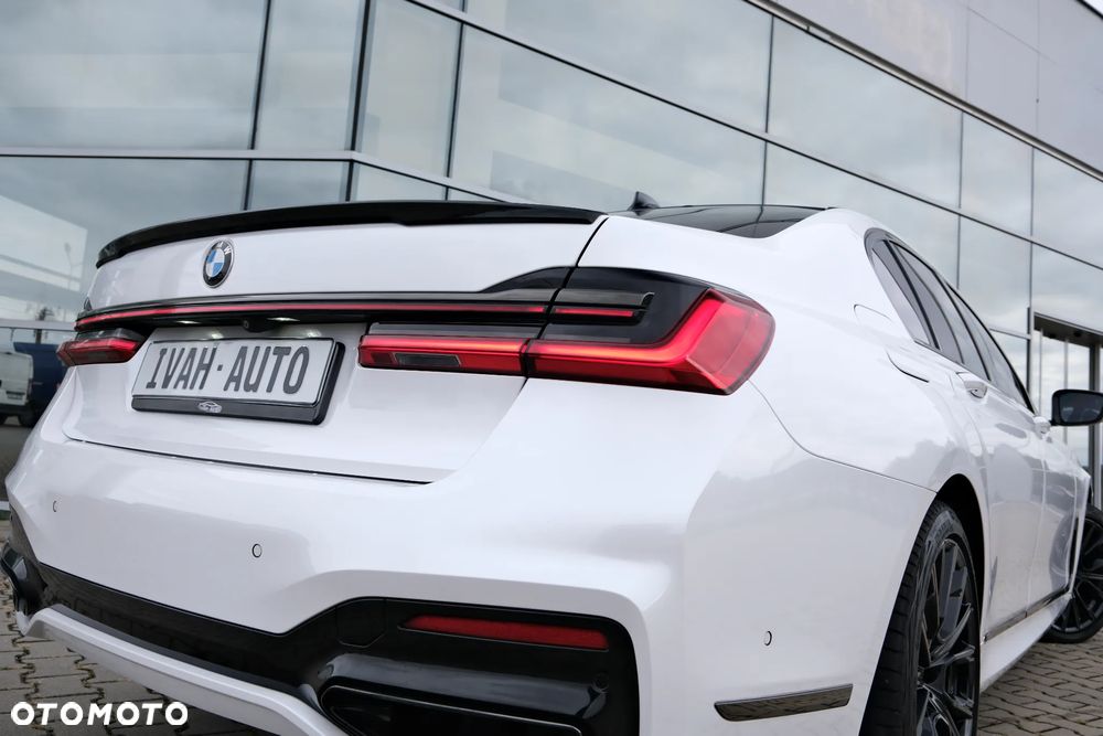 BMW Seria 7 750i xDrive sport - 15