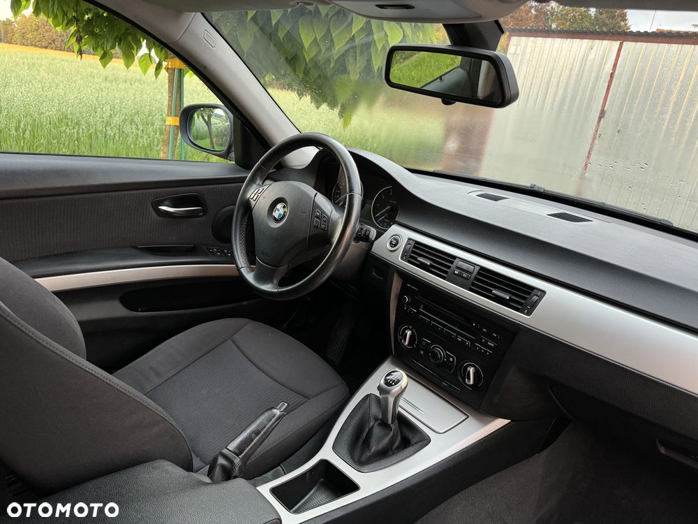 BMW Seria 3 - 12