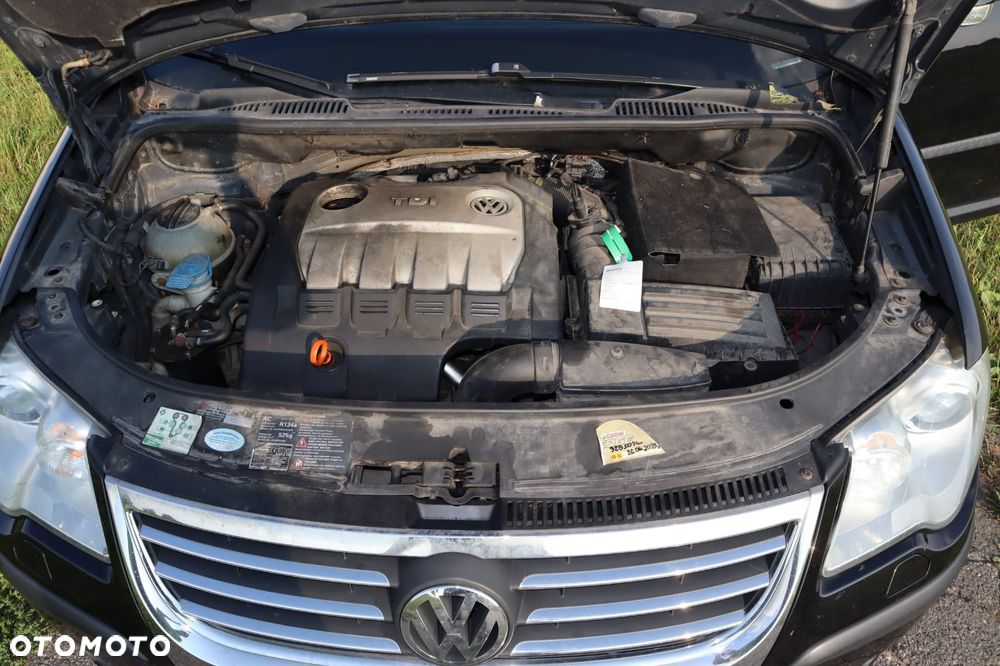 Volkswagen Touran - 4