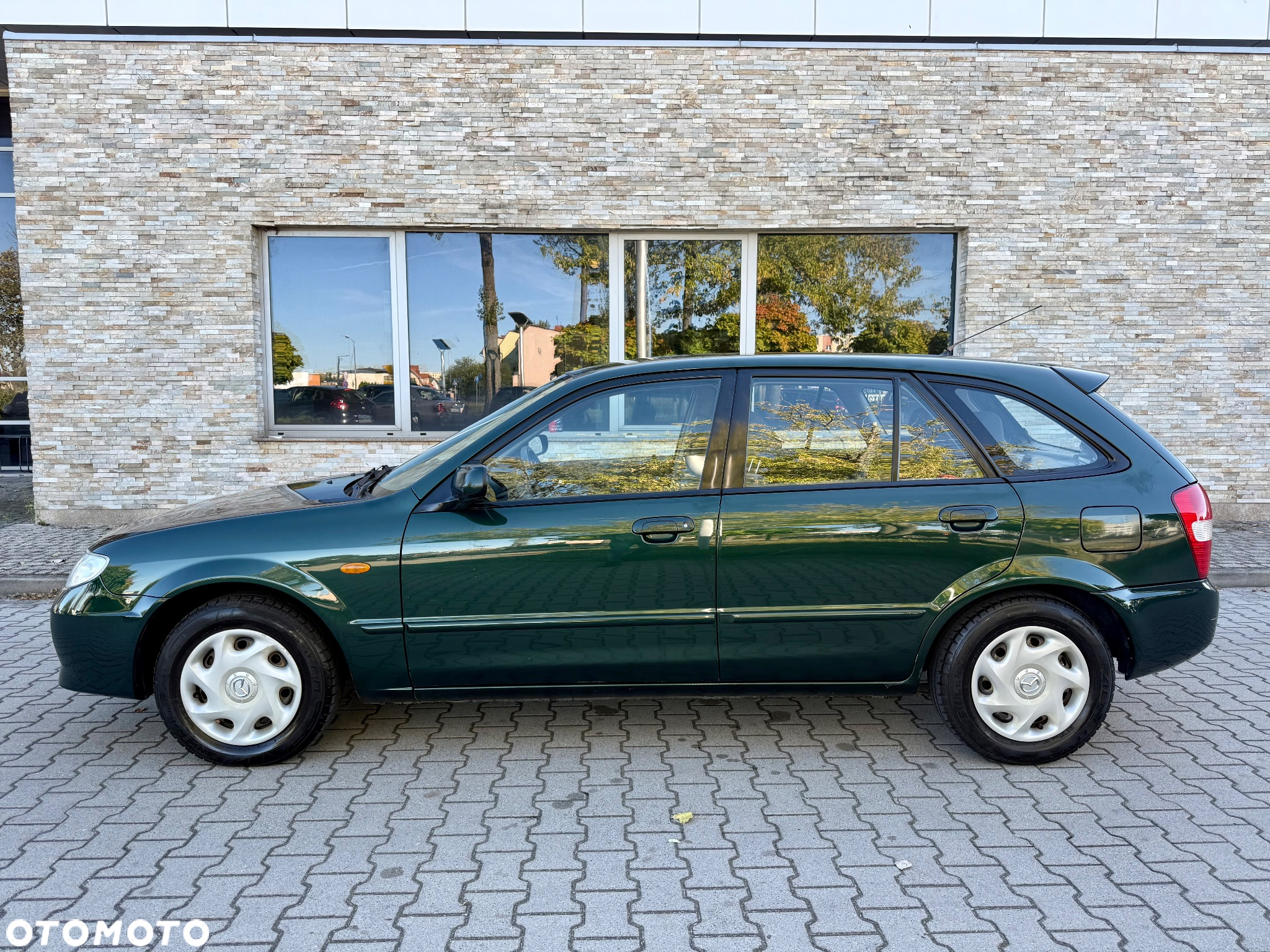 Mazda 323F 1.6 Exclusive - 11