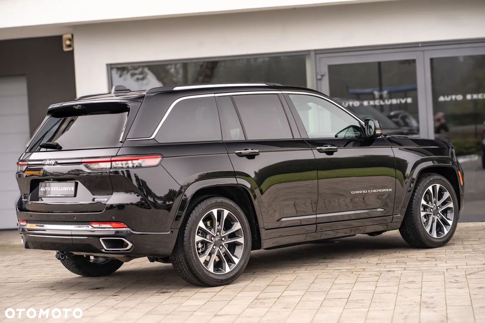Jeep Grand Cherokee - 22