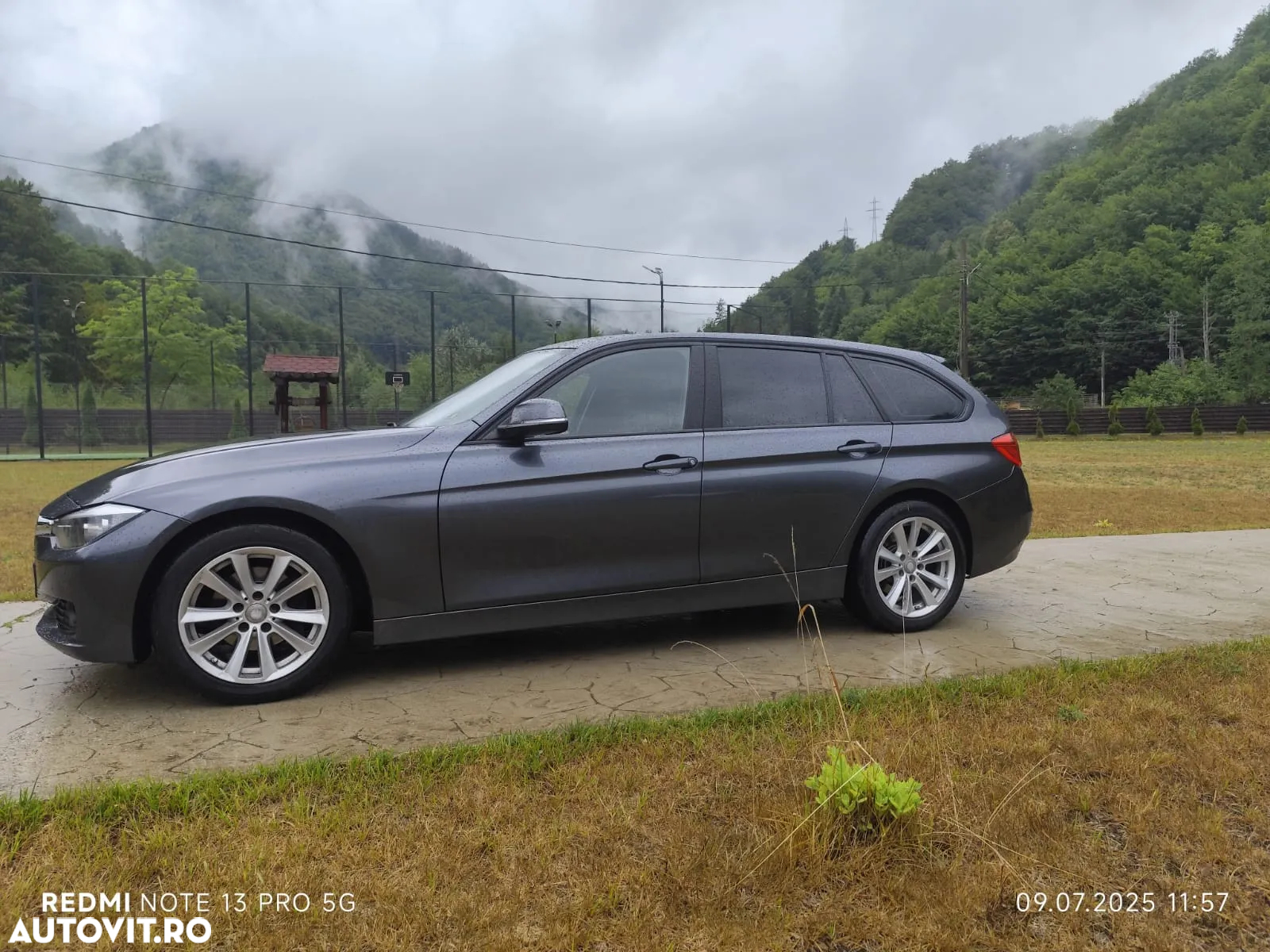 BMW Seria 3 318d DPF Touring Aut. - 12