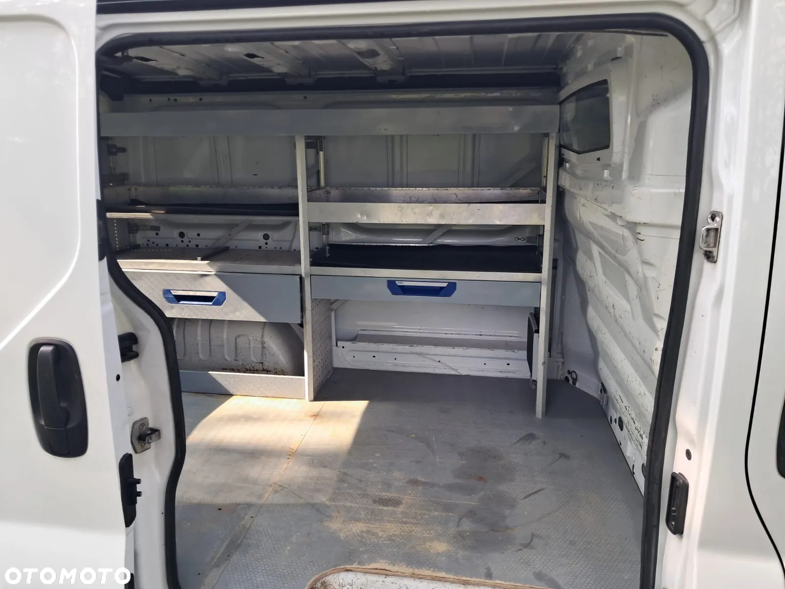 Opel Vivaro - 11