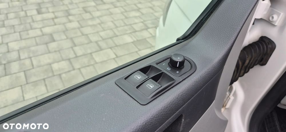 Volkswagen Transporter T5 TDI L1H1 - 10