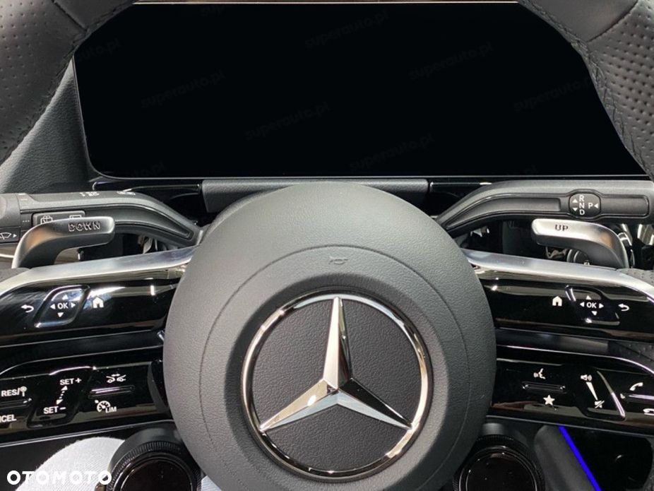 Mercedes-Benz GLA - 8