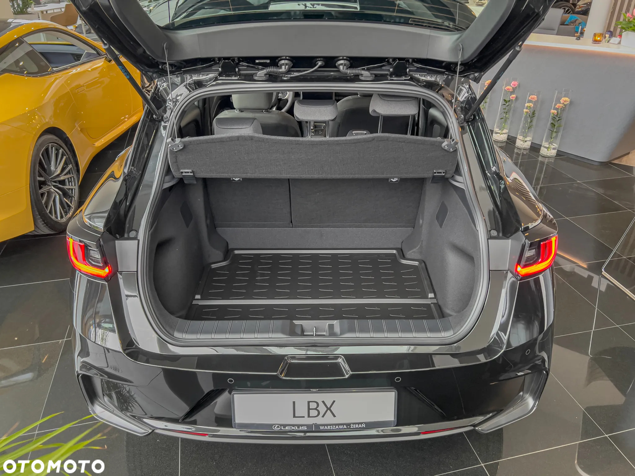 Lexus LBX 1.5 Hybrid - 6