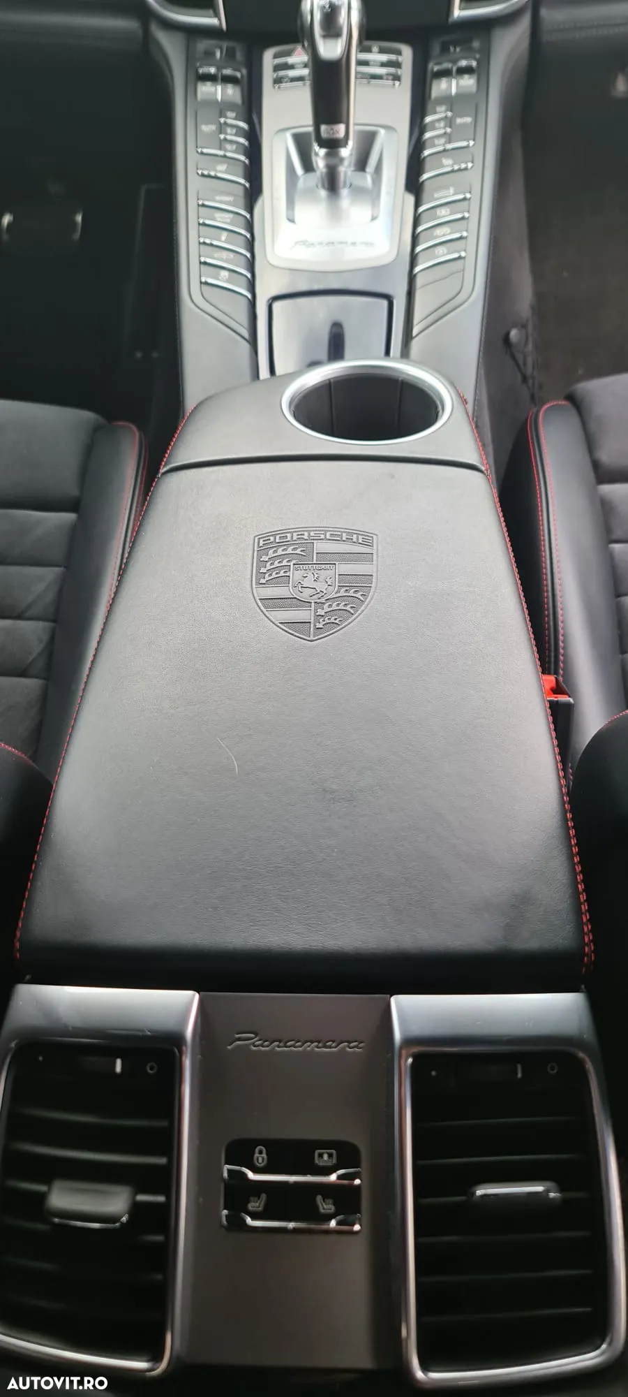 Porsche Panamera GTS PDK - 24