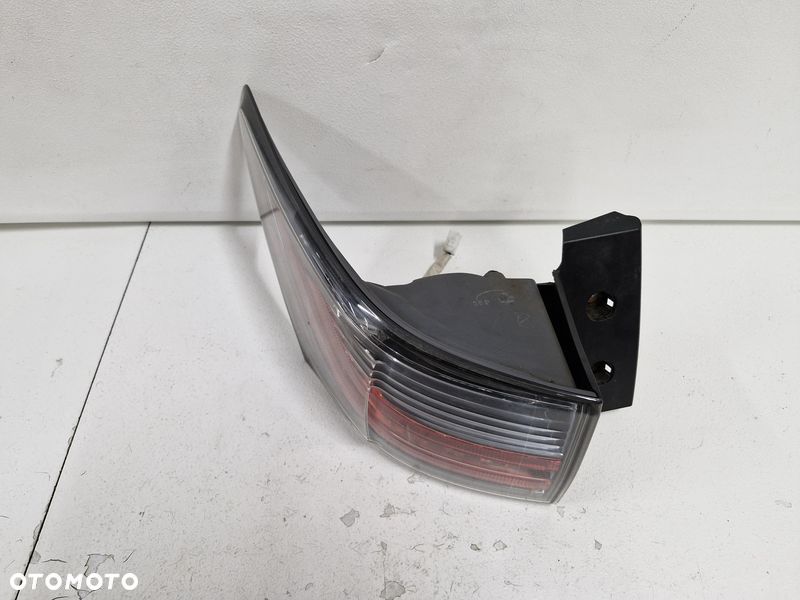 LEXUS CT CT200H LAMPA LEWY TYŁ TYLNA W BŁOTNIK - 3