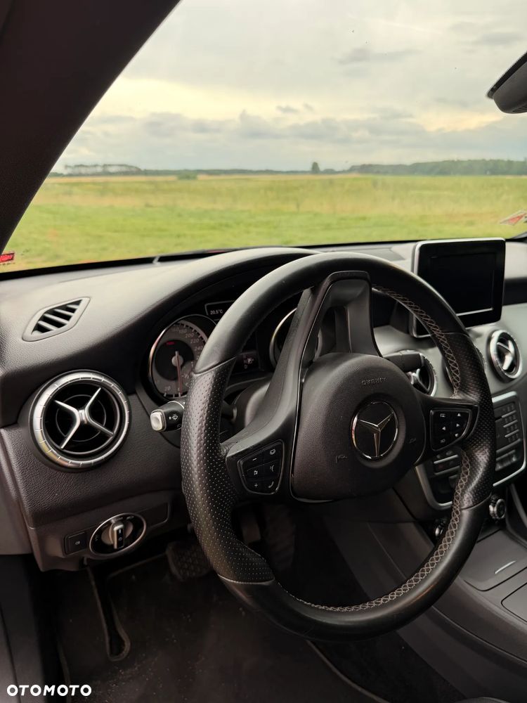 Mercedes-Benz CLA 250 4Matic 7G-DCT AMG Line - 4