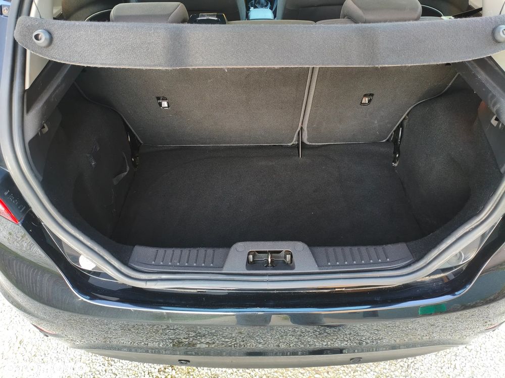 Ford Fiesta - 24