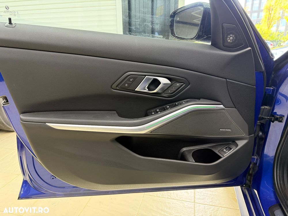 BMW Seria 3 330i xDrive Aut. M Sport - 9