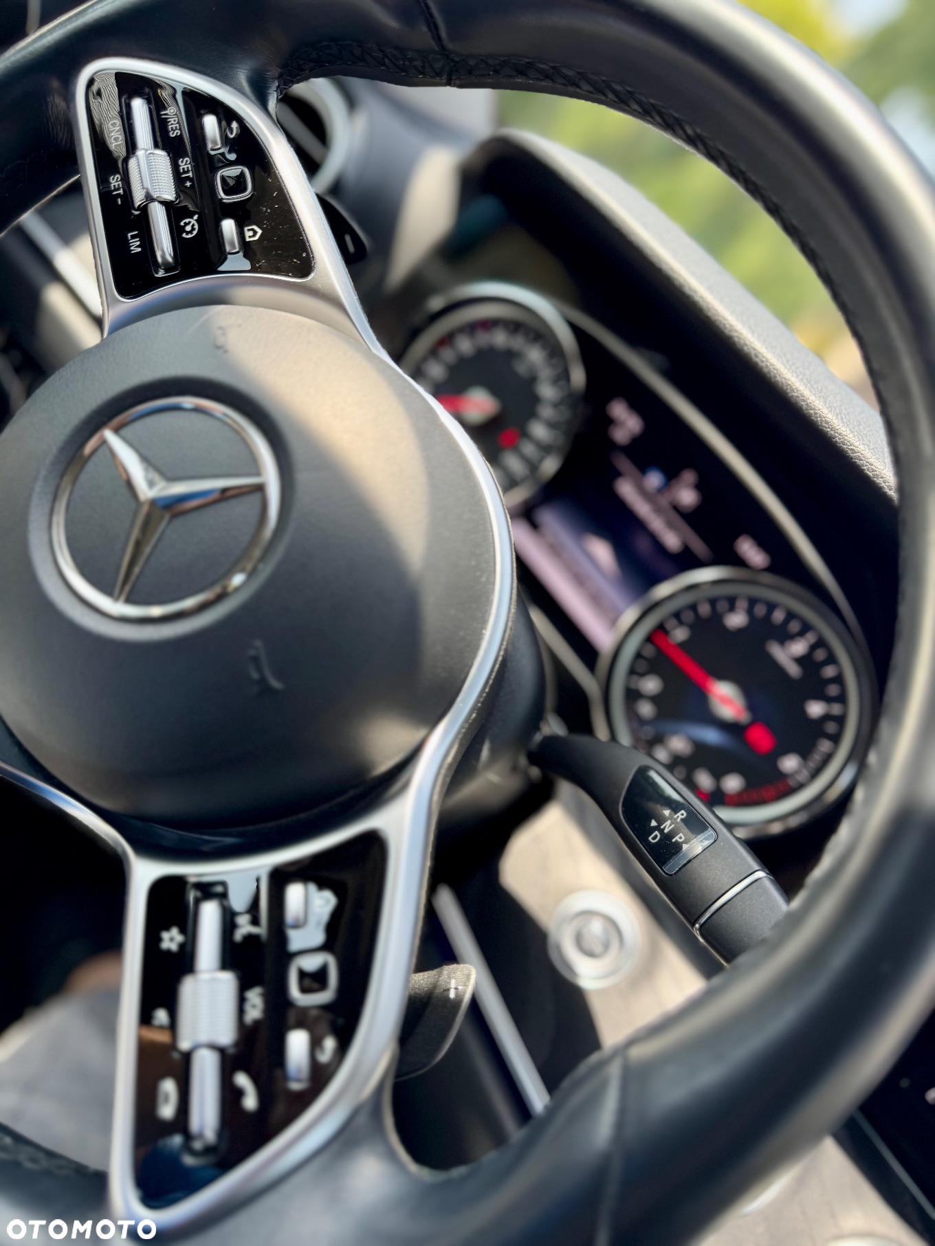 Mercedes-Benz Klasa E 200 d 9G-TRONIC - 24