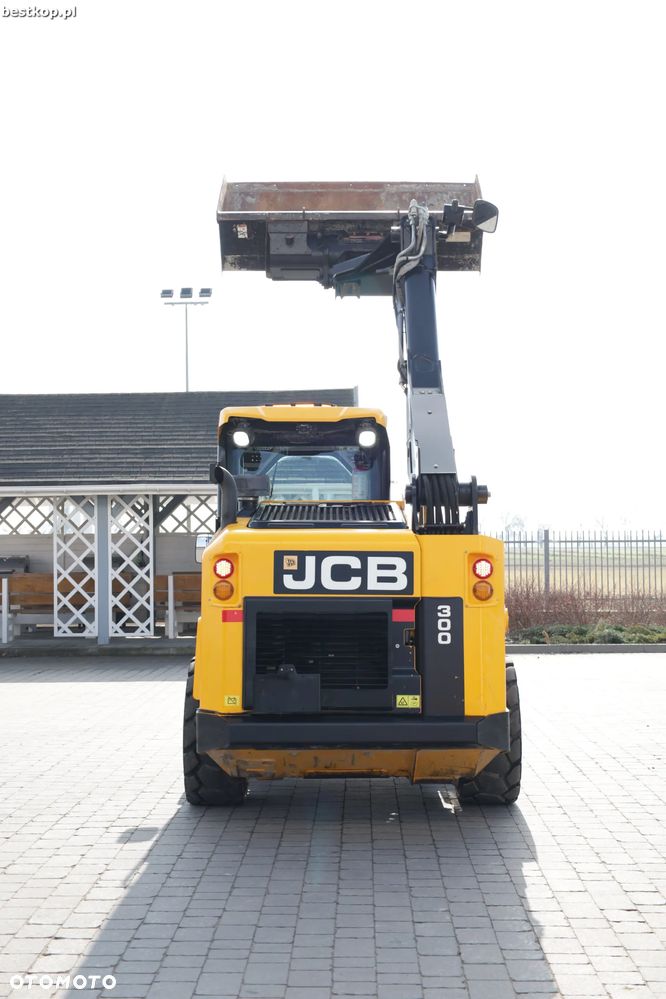 JCB 300 T4 Miniładowarka Skid steer - 21
