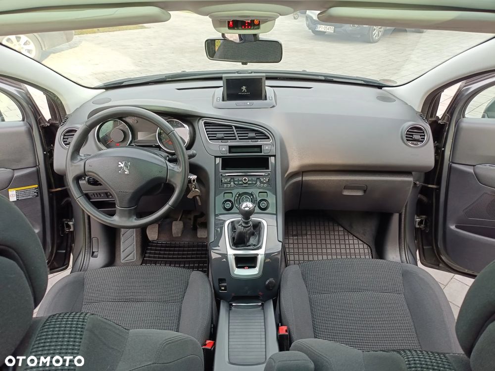 Peugeot 5008 - 24