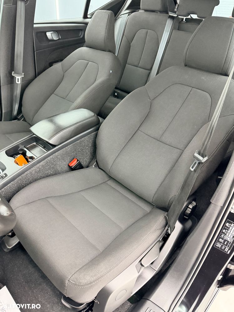 Volvo XC 40 T2 Momentum Core - 17