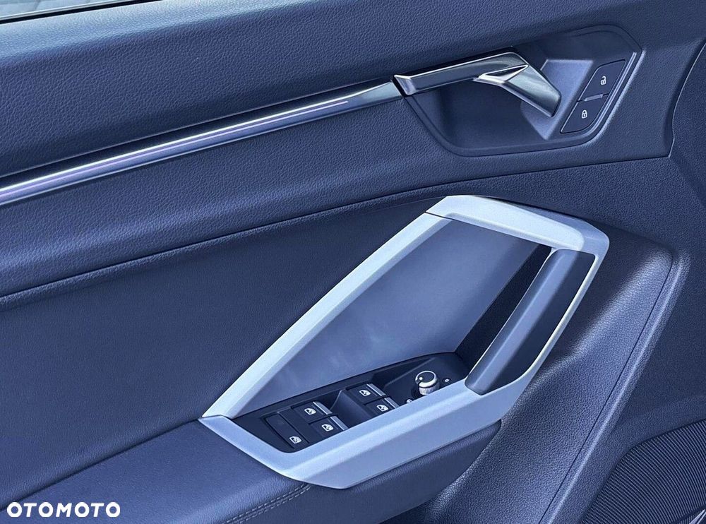 Audi Q3 Sportback - 9