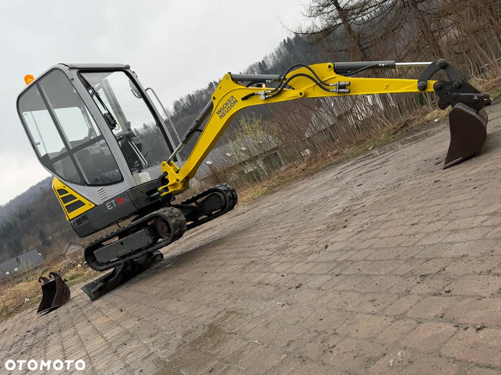 Wacker Neuson ET16 Minikoparka 2 tony. JAK NOWA 2018rok z Gospodarstwa Norweskiego 1190mtg. IGŁA! Rozsuwane hydraulicznie gąsienice. Dodatkowe sekcje Hydrauliczne. Silnik Yanmar 3 cyl. Aktualna DEKRA BMWT. Po serwisach! Ani deka luzów i wycieków. OKAZJA TANIO. Zadbana maszyna. 2 łyżki - 11