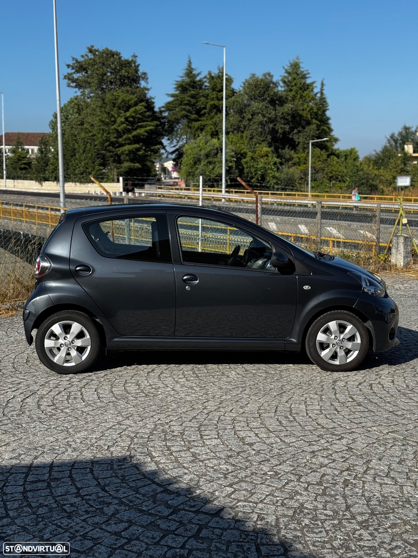 Toyota Aygo 1.0 Plus Sport Pack MM - 3