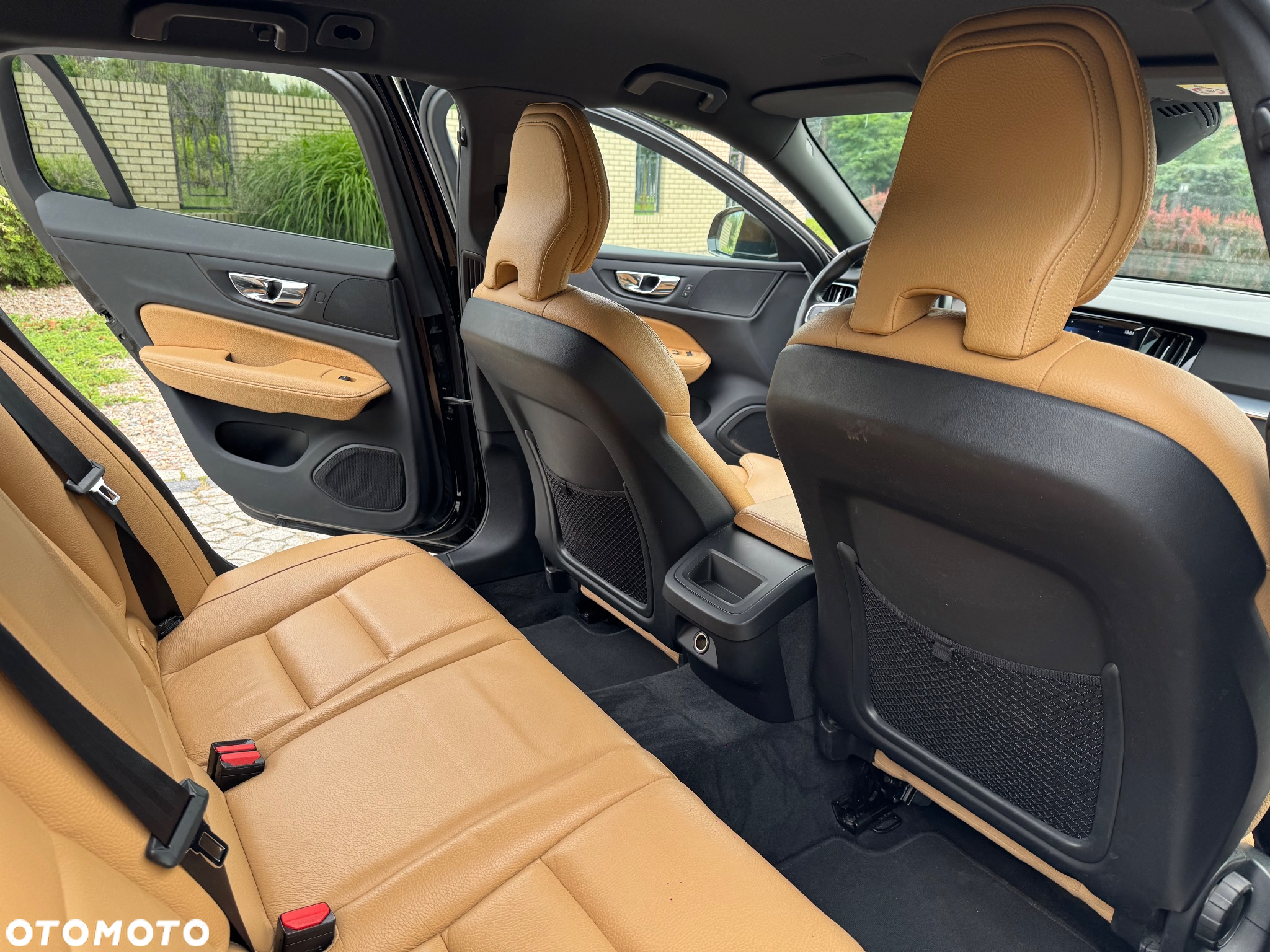 Volvo V60 D4 Momentum Pro - 33
