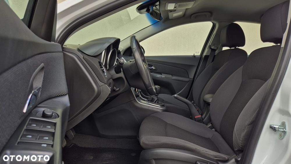 Chevrolet Cruze 1.6 LT+ - 16