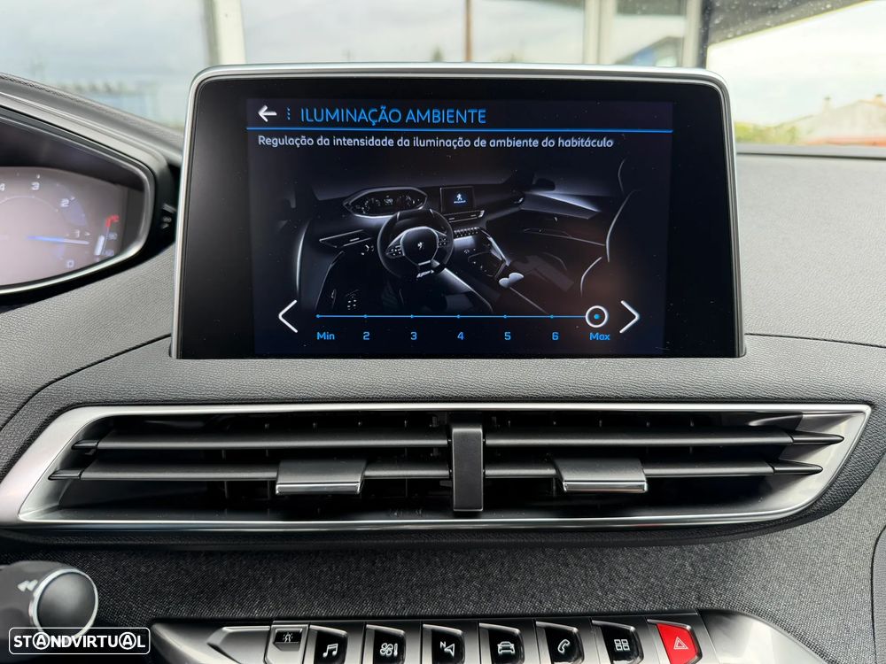 Peugeot 5008 1.5 BlueHDi Allure EAT8 - 38