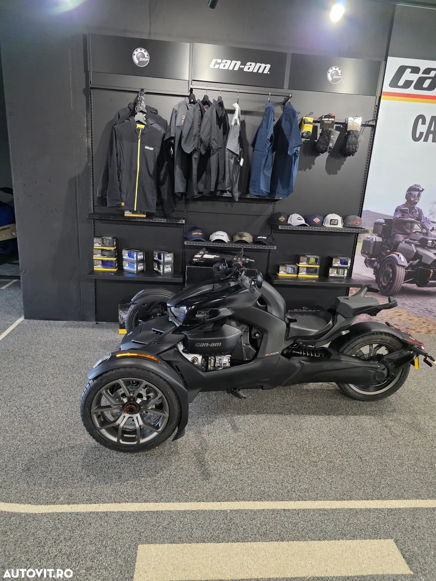 Can-Am Ryker 900 - 1