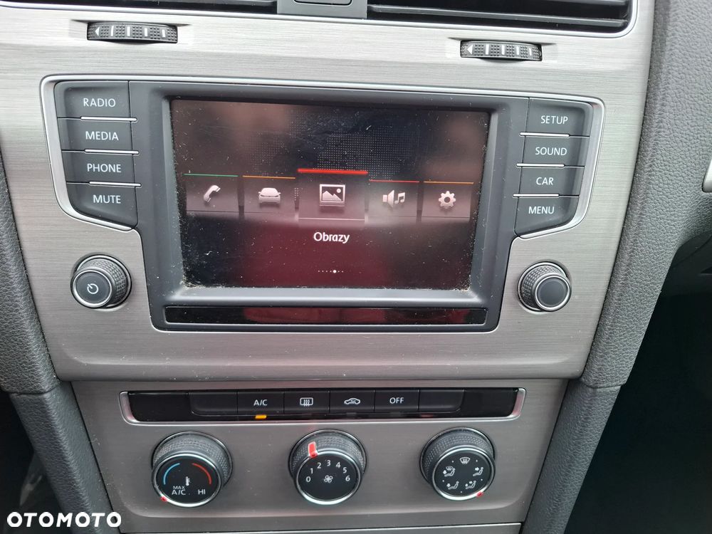 Volkswagen Golf - 32