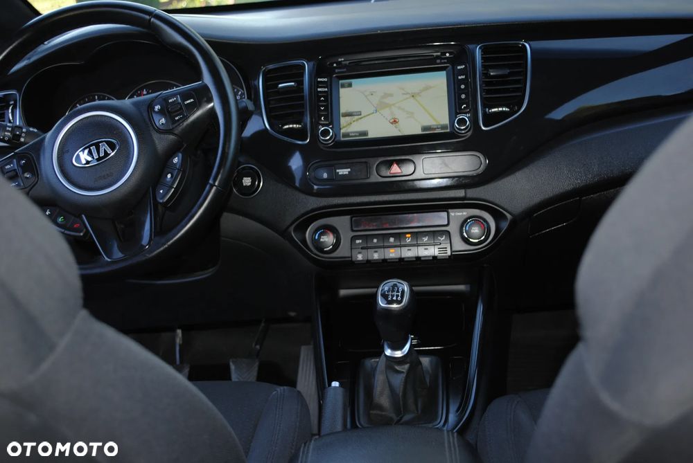 Kia Carens 1.7 CRDi 115 Dream Team Edition - 19