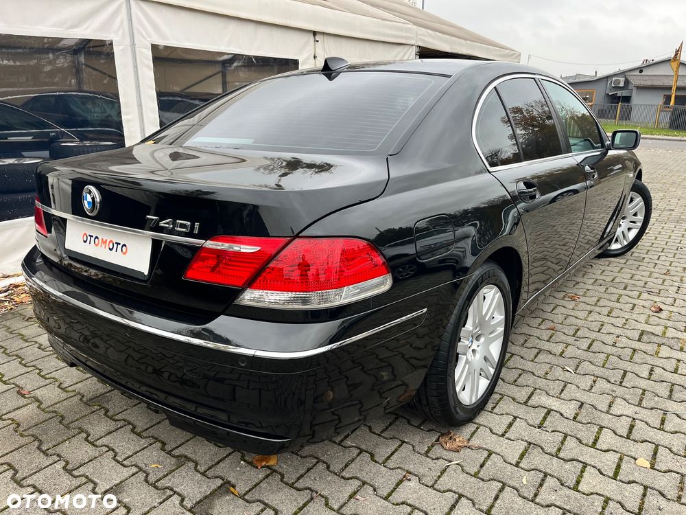 BMW Seria 7 740i - 5