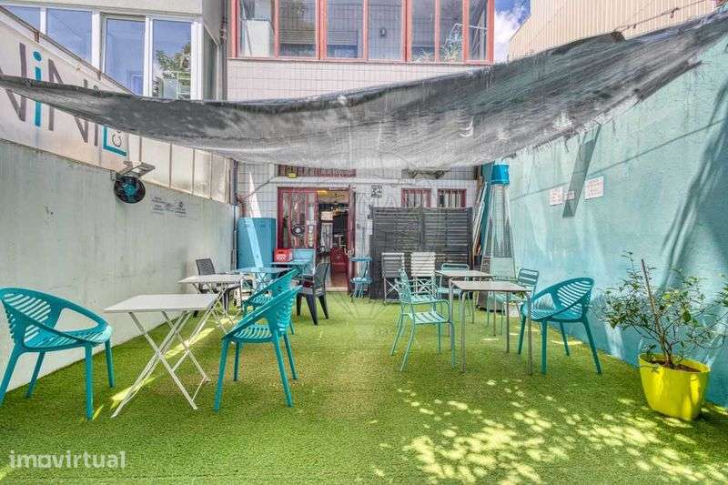 Trespasse de café com esplanada por motivos pessoais - Grande imagem: 2/4