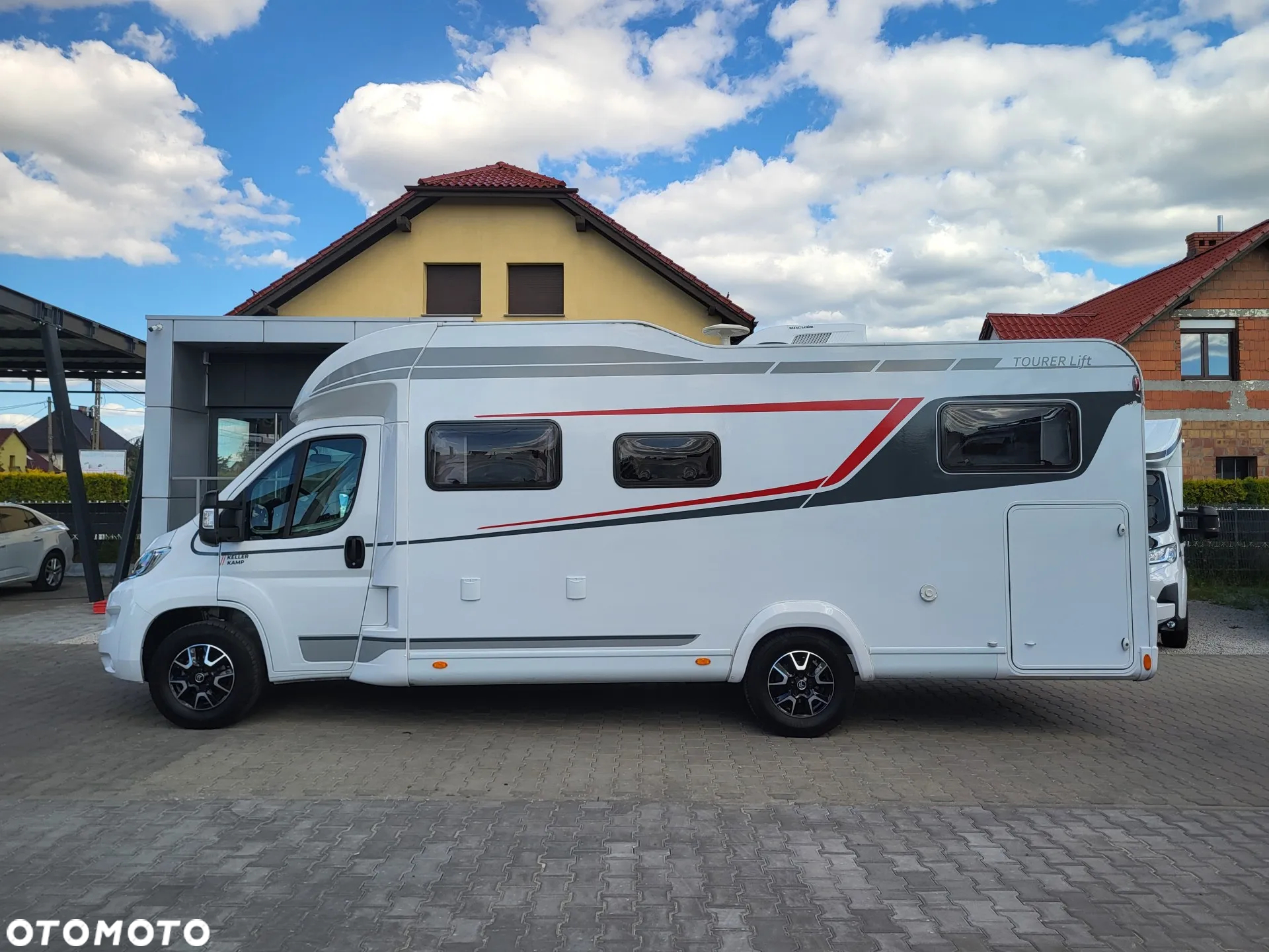 LMC Tourer Lift H730G - Kampery 4-osobowy - 7