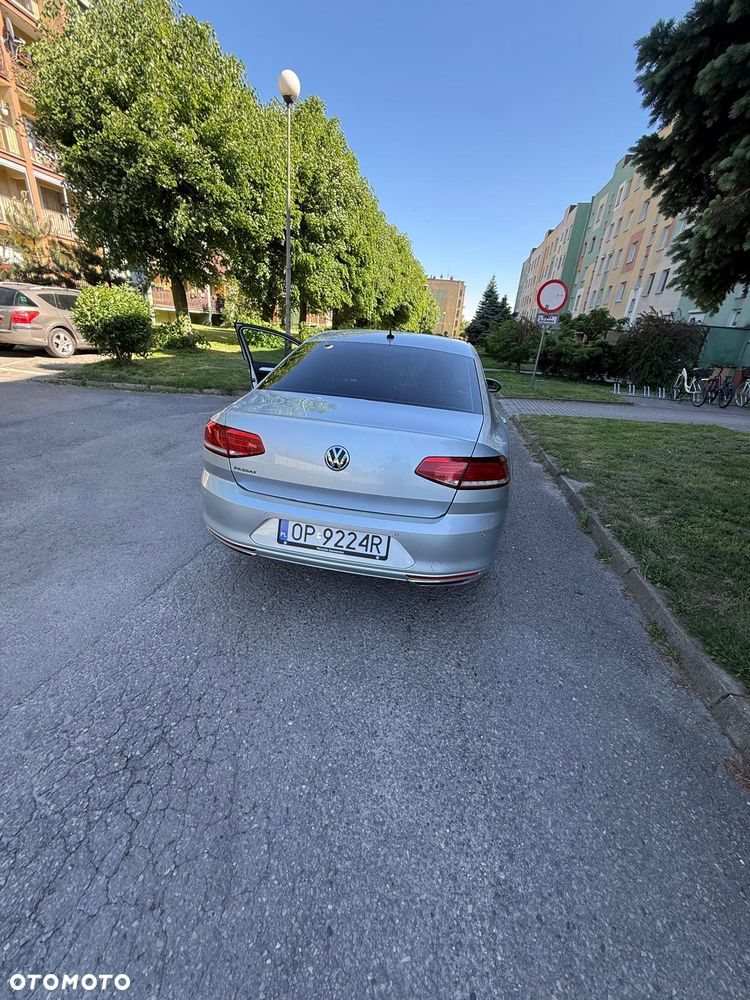 Volkswagen Passat 2.0 TDI SCR Comfortline - 10