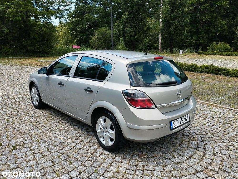 Opel Astra 1.4 Essentia - 16