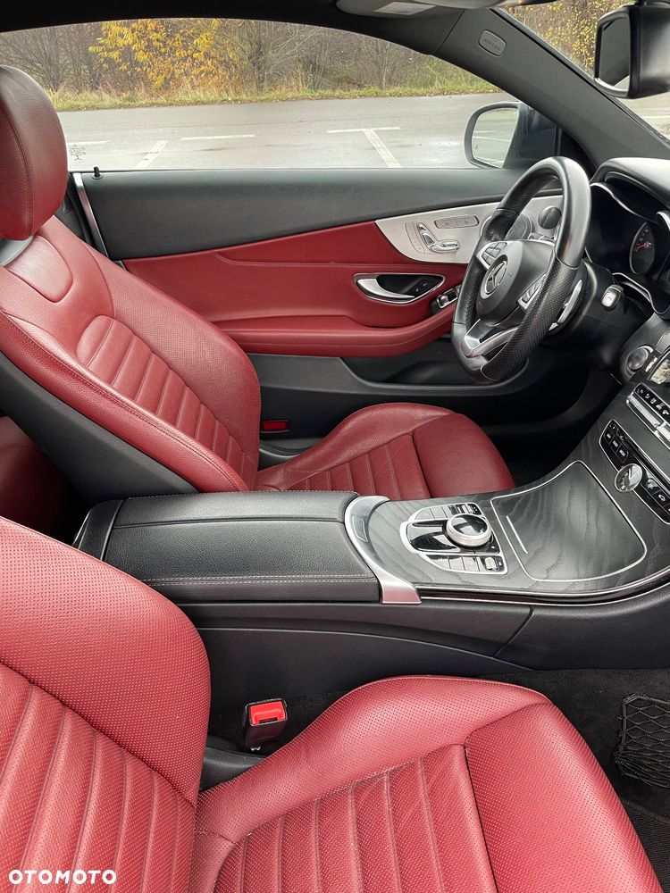 Mercedes-Benz Klasa C 300 9G-TRONIC AMG Line - 22