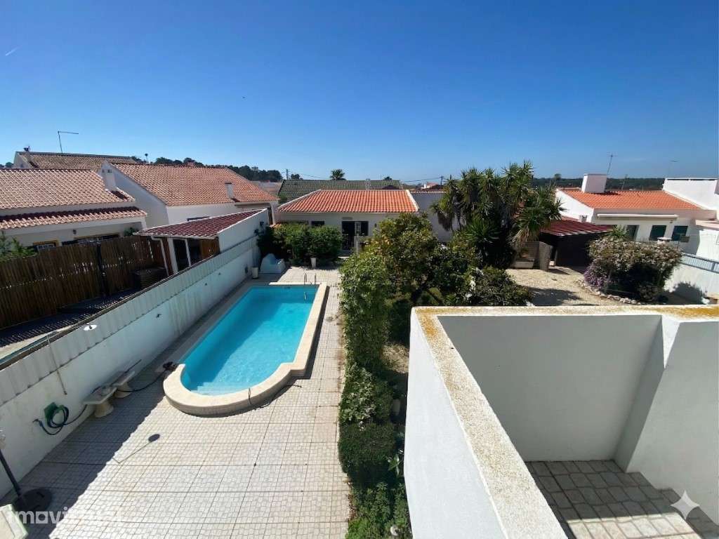 Moradia com piscina e espaço comercial no Carvalhal - Grande imagem: 2/43