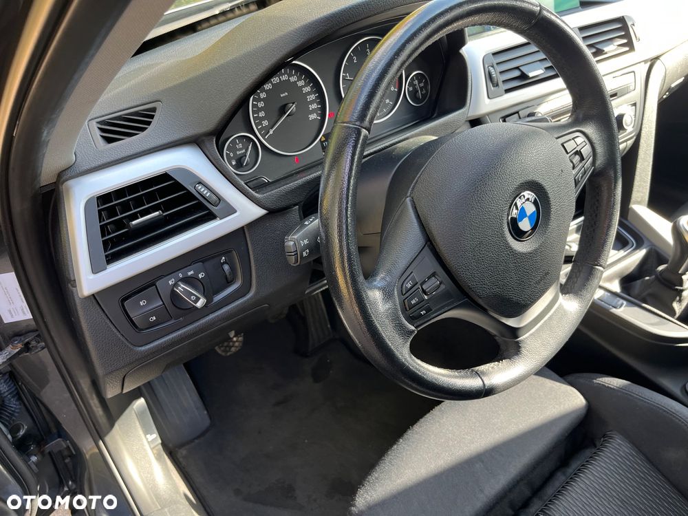 BMW Seria 3 - 30