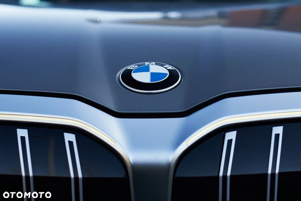 BMW Seria 5 520i mHEV - 4