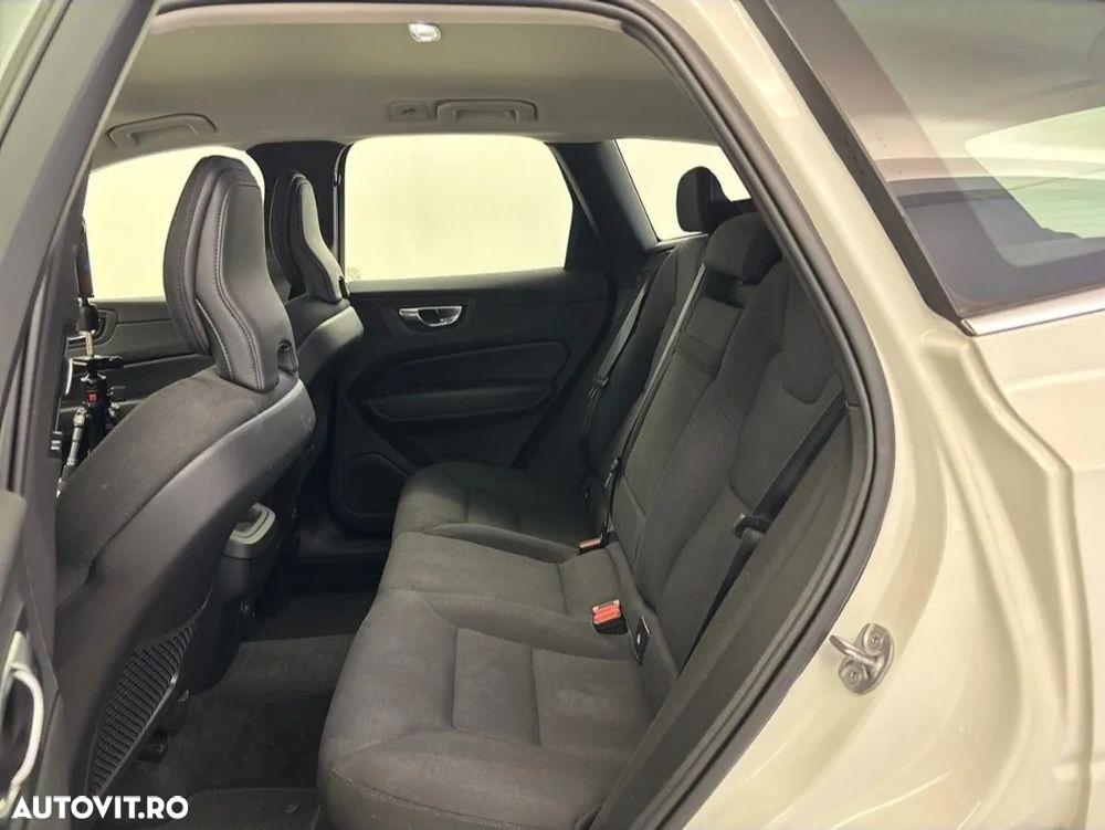 Volvo XC 60 B4 D Geartronic Momentum Pro - 7